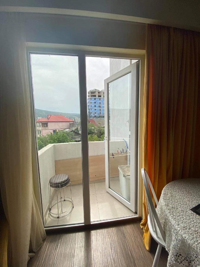 Appartamento Apartament Victoria Tbilisi Esterno foto