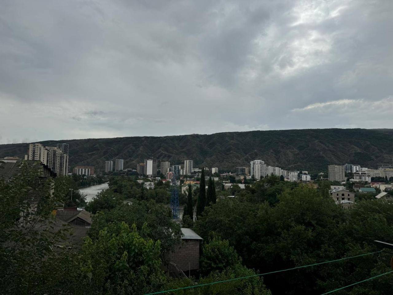 Appartamento Apartament Victoria Tbilisi Esterno foto